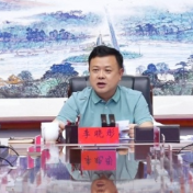 李晓彤主持召开区委常委会(扩大)会议