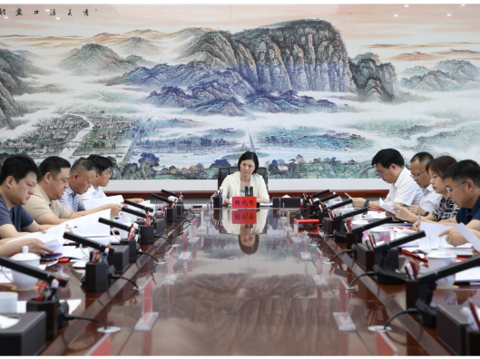 赖晓智主持召开区委常委会2026年第17次会议