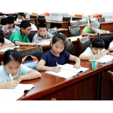 返乡学子当志愿者帮带娃 张公岭村办起暑假托管班