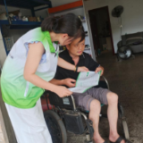 清单上门送温情 精准帮扶暖民心