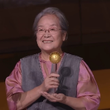 蔡皋捧回“影响世界华人大奖” 王家洲乡村美术馆同期展出其作品