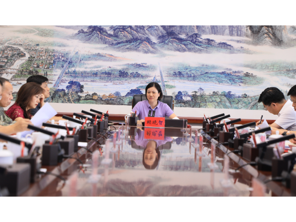 赖晓智主持召开区委常委会2026年第24次会议