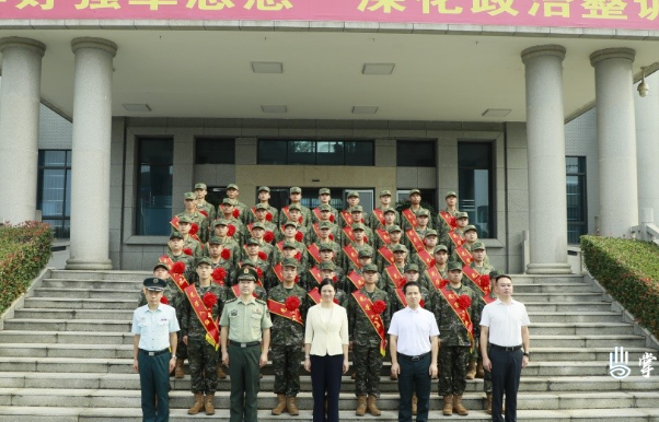 渌口区举行2026年下半年欢送新兵入伍大会