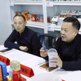 李晓彤带队走访调研企业
