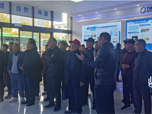 渌口区组织退休干部开展重阳节参观考察活动