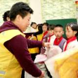 爱心人士送来空调、羽绒服 梓湖小学温暖过冬