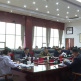 赖晓智主持召开区二届政府第65次常务会议