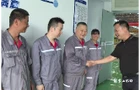 致敬高温下的坚守者 李晓彤带队开展送清凉慰问一线职工活动