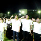 光影铸魂 山河为证！渌口区一中操场露天影院上演“沉浸式”思政课