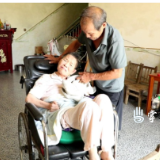 渌口区朱亭镇居民何湘桂用十年守护 诠释最长情的告白