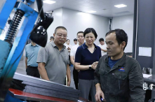 赖晓智走访调研重点企业并主持召开座谈会