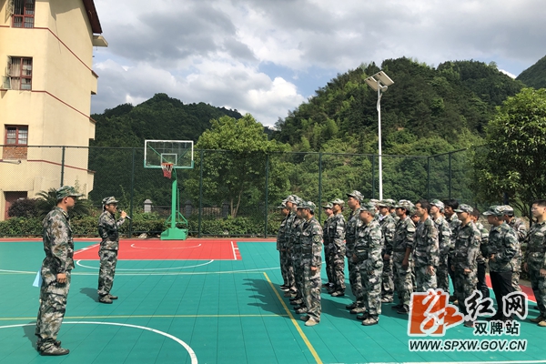 上梧江瑶族乡新入队民兵代表发言_副本_副本.jpg