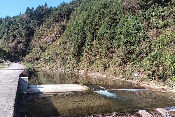 双牌打鼓坪乡：践行河长制，守护母亲河_副本.jpg