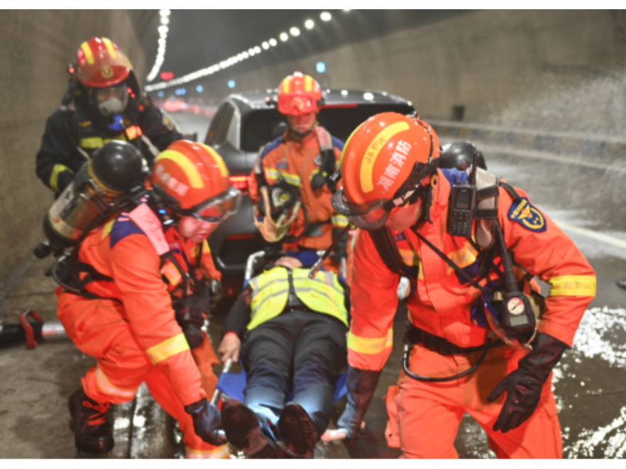 双牌县开展公路隧道灭火救援实战演练 筑牢安全防线