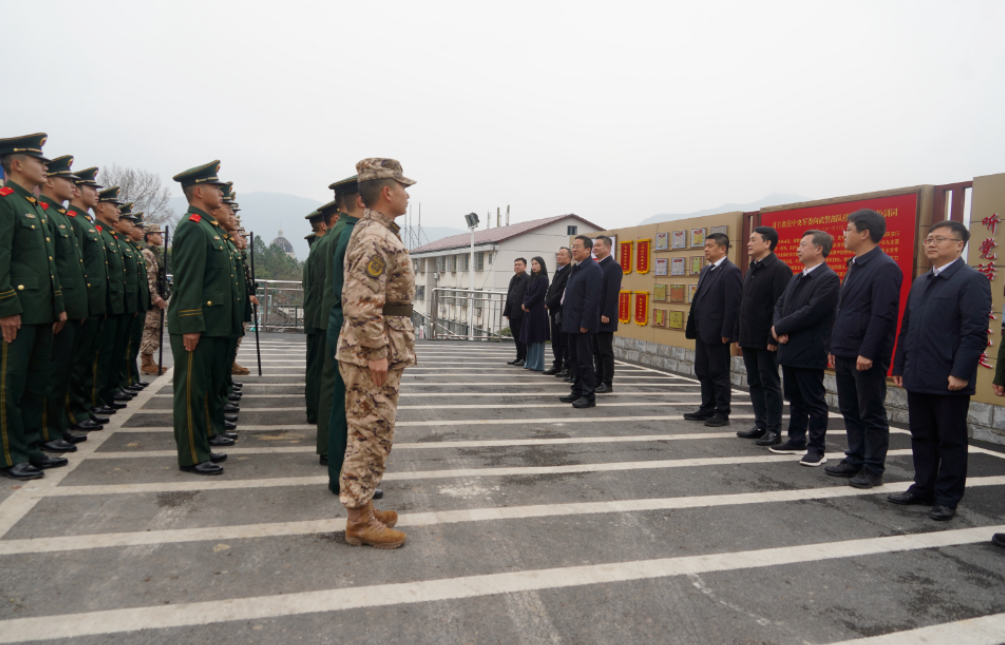 张跃斌、向树华率县委常委会组成成员集中开展春节走访慰问送温暖活动