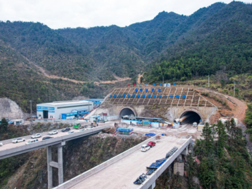 新进展！零道高速全线最长隧道顺利贯通