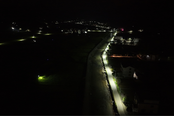 青山里路灯 (1)_副本.jpg