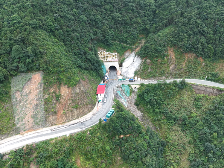 湖南省双牌天子山抽水蓄能电站2号隧道顺利贯通