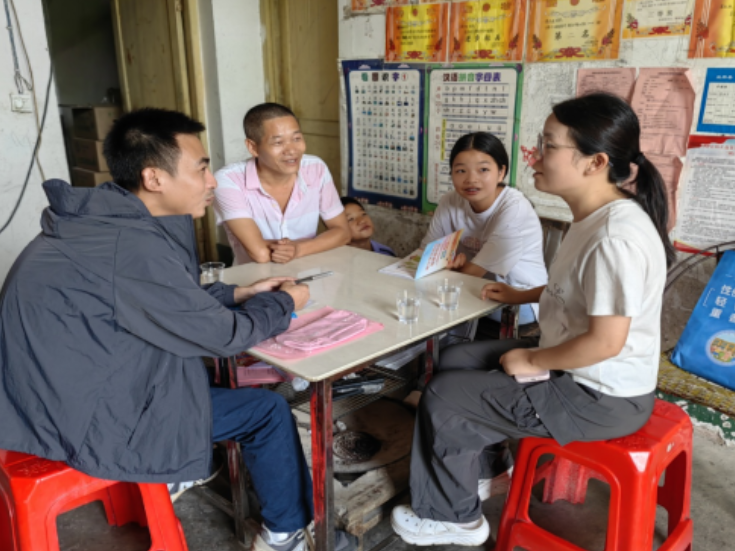 双牌：敲门宣传筑防线  家校同心防溺水