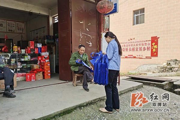 双牌塘底乡：法治礼包进乡村01hhh.jpg