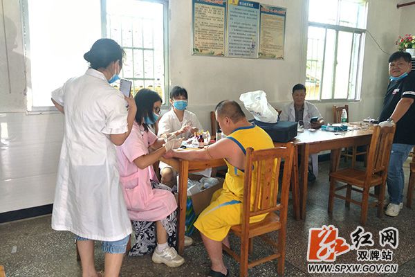 1五里牌镇：多方关爱汇聚敬老院 (1)_副本.jpg