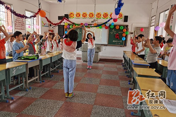 欢乐童年 趣味六一23ff.jpg