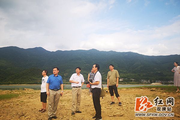 2考察象王岛_副本.jpg 2考察象王岛_副本.jpg