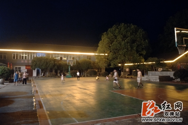 五里牌镇：打造“夜色斑斓” (3)_副本加水印.jpg