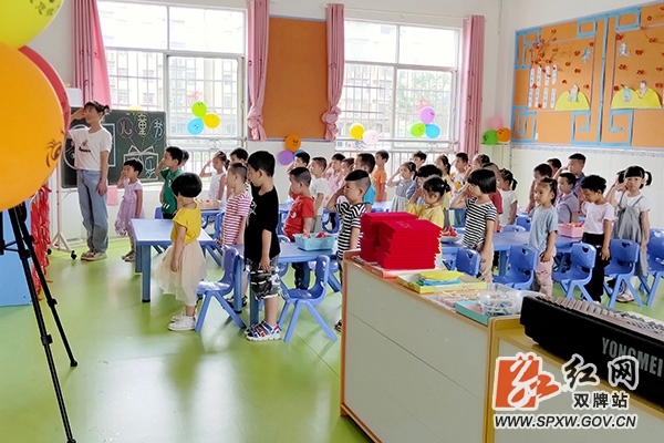 泷泊镇中心幼儿园向抗疫英雄致敬英雄_副本.jpg