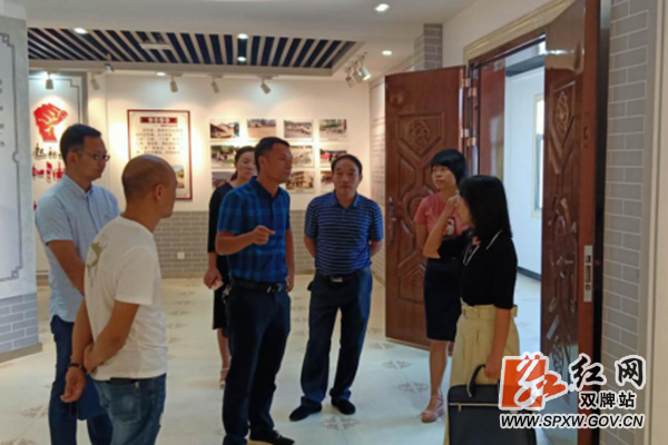 0828市委组织部党教室到麻江镇廖家村调研党建工作203_副本_副本.png
