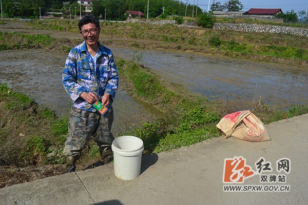 H农技员马铸国：“教练”下场比赛掀起春耕新高潮 (2).jpg