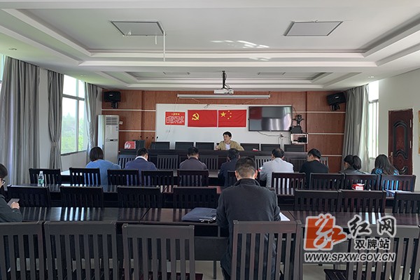 H五里牌镇：勤学苦练门儿清，推动服务“一门式” (1).jpg