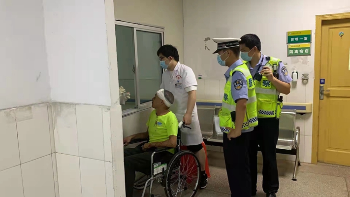 双牌：群众有难，交警就在身边_副本.jpg