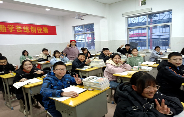 双牌：满怀期待 忙而有序1_副本.png