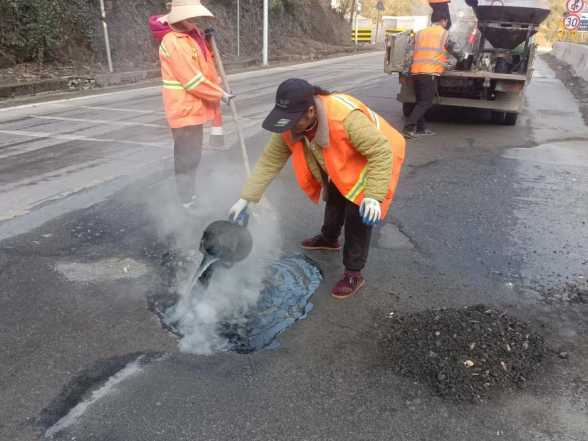 双牌：精准施策筑坦途 暖心护航迎元旦