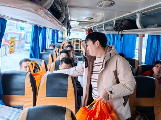 暖心护航！双牌县开展农民工“点对点”返岗就业专项活动