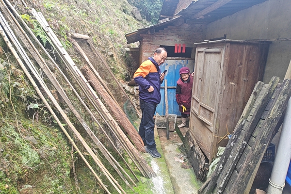 3.5茶林镇：打好汛前排查“主动仗” 织密地灾防治“安全网”89_副本.jpg