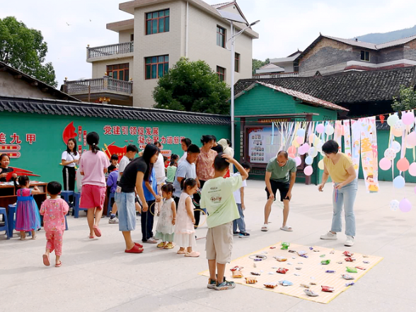 双牌九甲村：多彩活动庆“六一” 童心绽放暖乡村