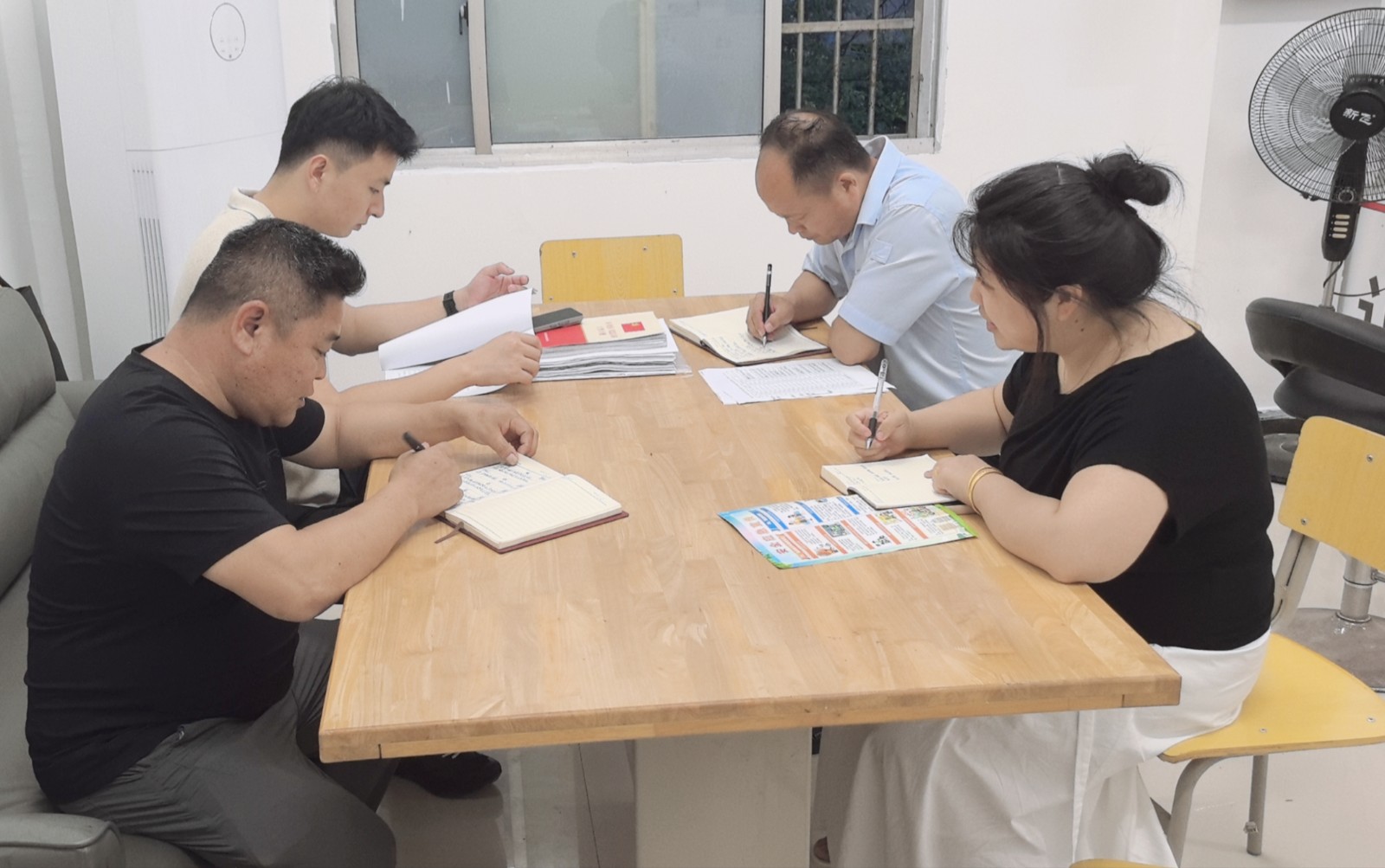 查阅台账2.jpg