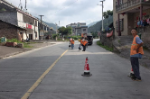 双牌公路：精准实施路面灌缝专项养护 精修病害筑牢干线通行保障