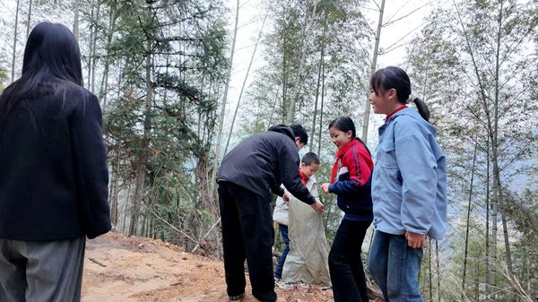 何家洞05_副本.jpg 何家洞05_副本.jpg