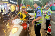 利剑出鞘护平安！双牌交警夜查行动筑牢高考后交通安全防线