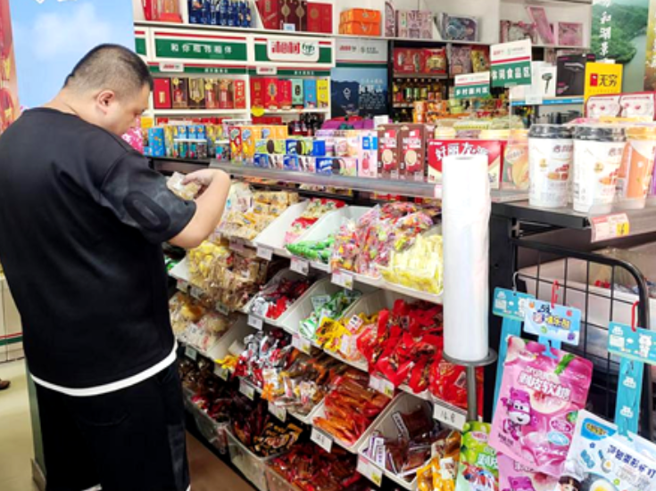 双牌五里牌镇开展节前食品安全专项检查  筑牢群众“舌尖上的安全防线”
