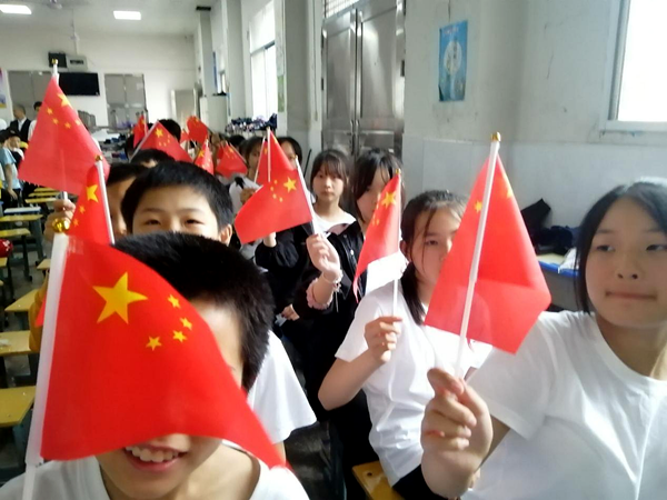 双牌：月满校园迎华诞 师生同心庆“双节”5_副本.png