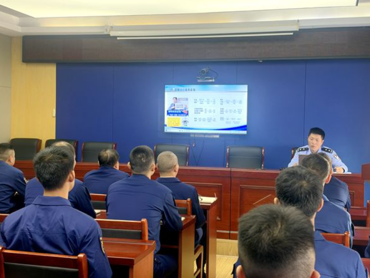 双牌交警走进消防救援局开展交通安全知识讲座