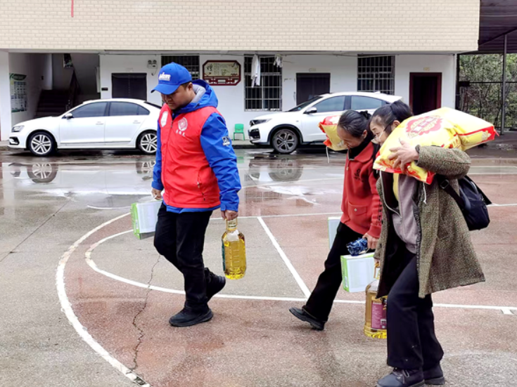 双牌塘底乡：爱心汇聚暖民心