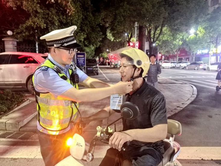 夜间严查不松懈！双牌交警无人机喊话筑牢出行防线