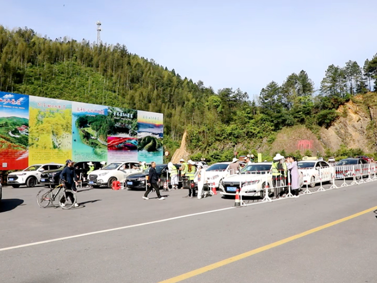 “五一”我在岗 | 双牌：全员在岗守花海 贴心服务醉游客