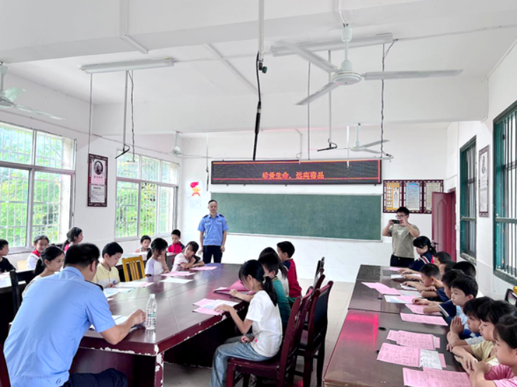 警校联动齐发力 禁毒宣传入人心——双牌县塘底乡开展禁毒宣传月进校园活动