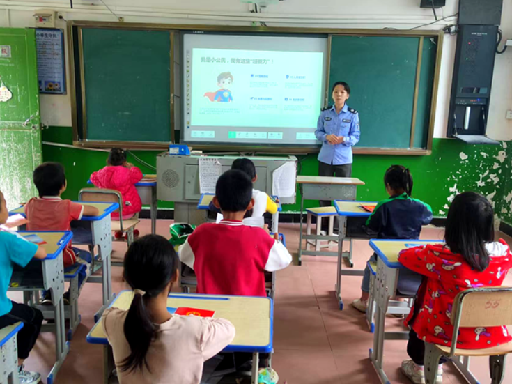 双牌县上梧江瑶族乡：“利剑护蕾”护成长 法治护航启新程